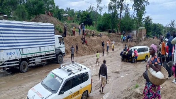 Bujumbura-Cibitoke : Une route cruciale paralysée par la boue et l'inaction