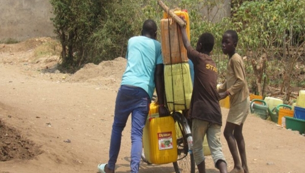 L’eau devient un luxe à Mirango