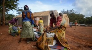 Les réfugiés burundais du camp de Nduta désormais contraints à se construire eux-mêmes des maisons