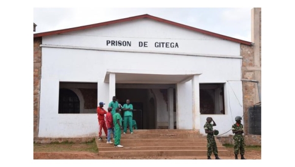 Meurtre dans la prison de Gitega : les autorités pénitentiaires accusés de protéger les présumés coupables