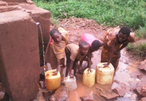 Des maladies de mains sales commencent à se manifester à Buringa faute d’eau potable