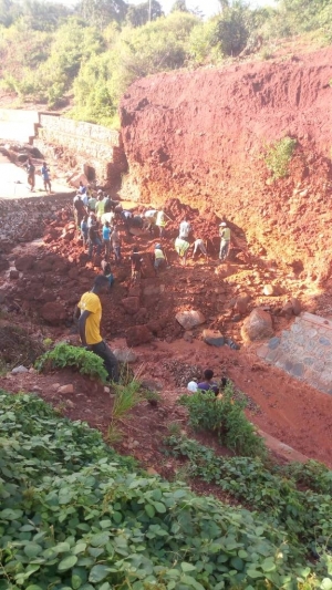 Une rivière et une maison font des victimes